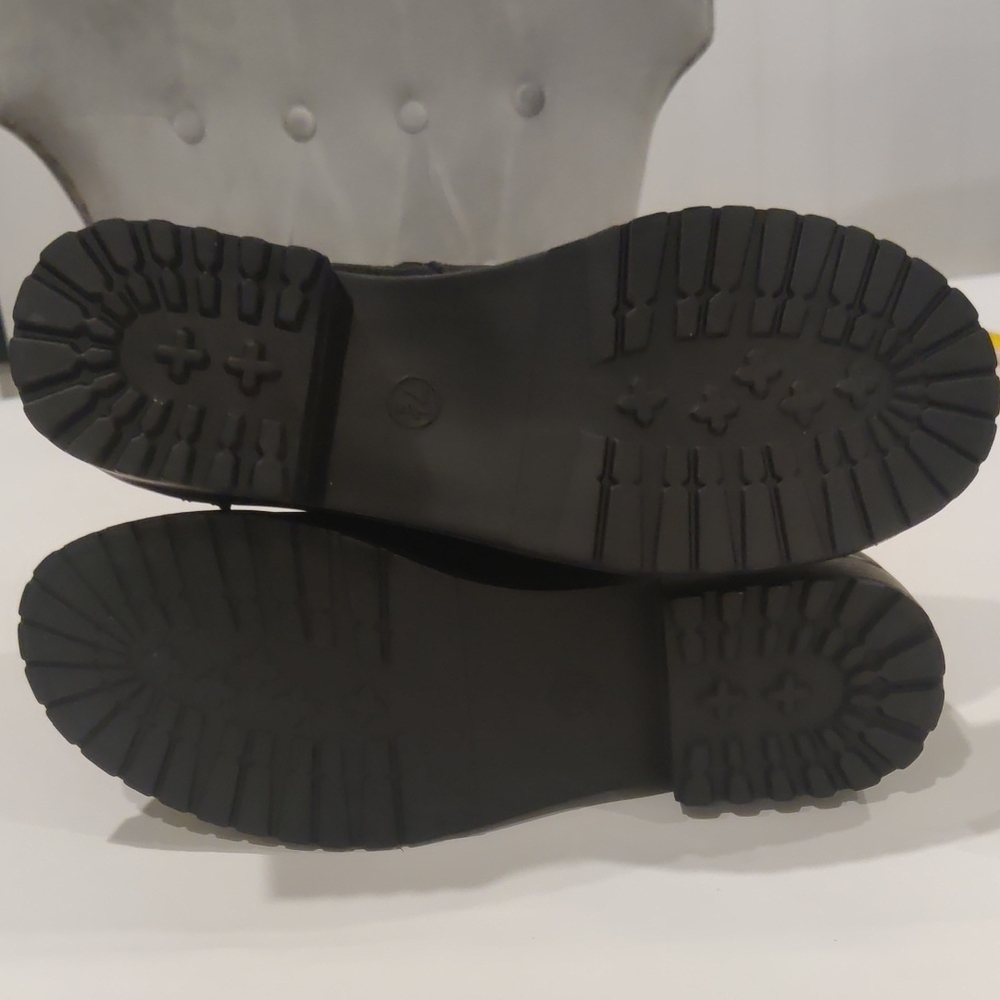 Amazon Essentials Black Combat Boots - Picture 6 of 9